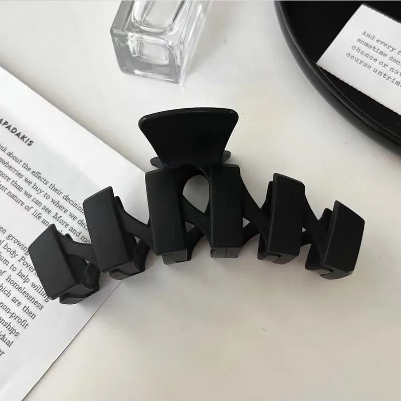 Elegant Black Hair Claw Clip