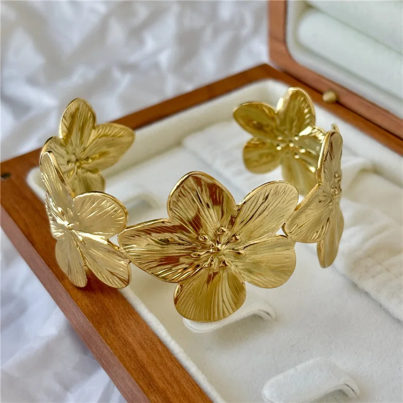 New Personality Wide Flower Bracelet