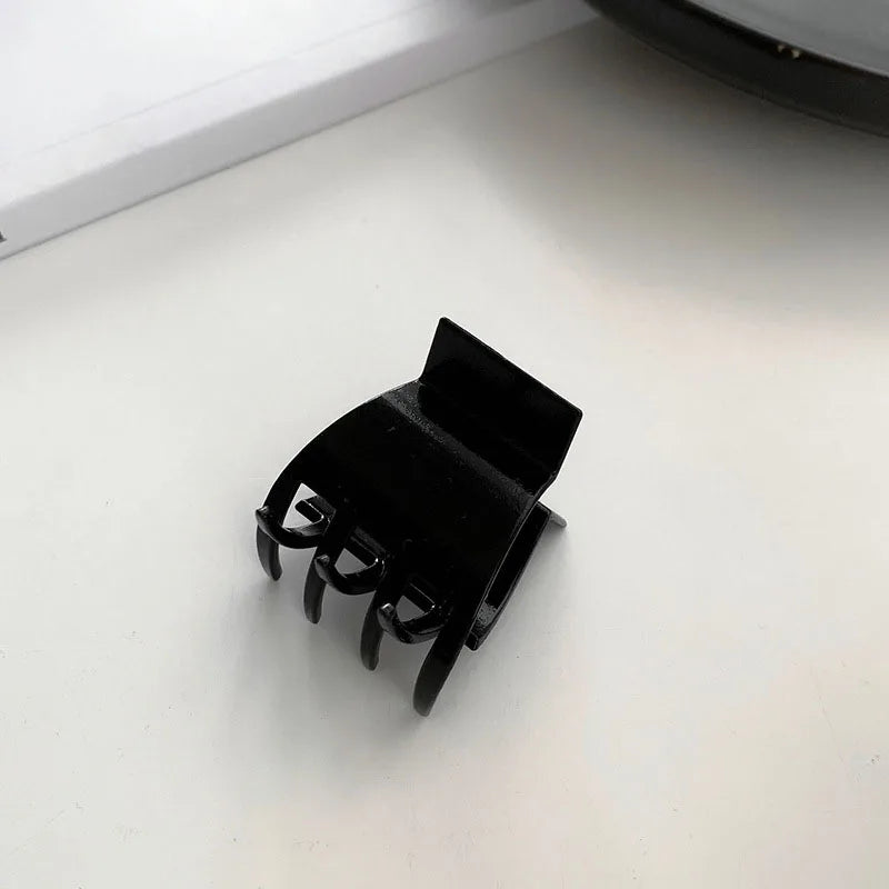 Elegant Black Hair Claw Clip