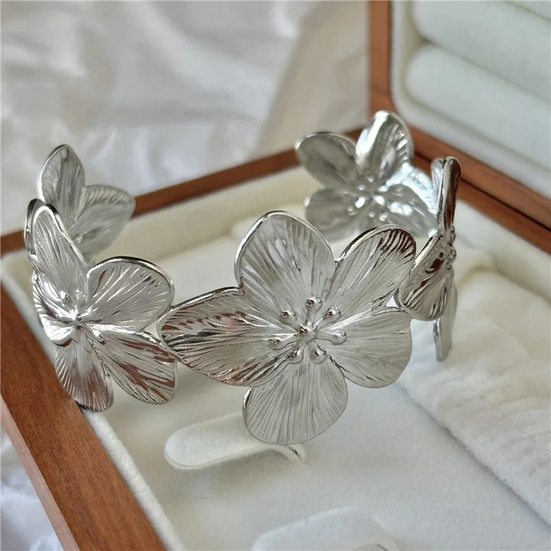 New Personality Wide Flower Bracelet